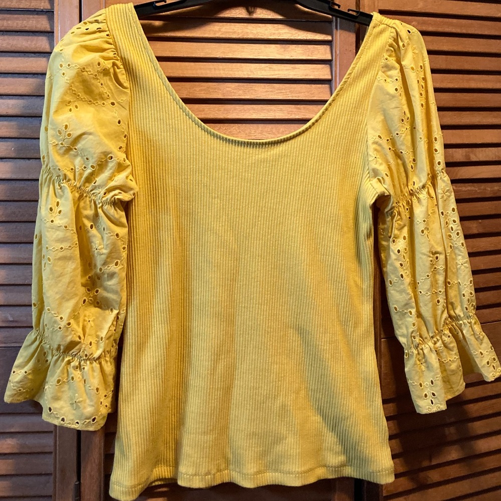 Who What Wear Lemon Yellow Top w/Eyelet Sleeve Top